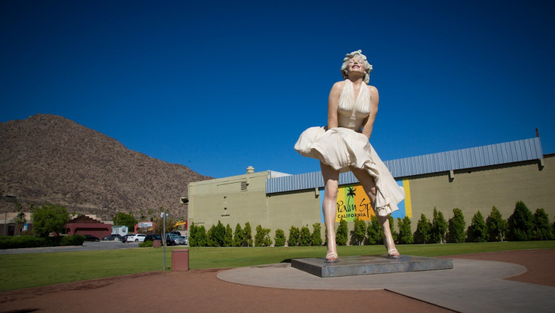 Statuia lui Marilyn Monroe din Palm Springs