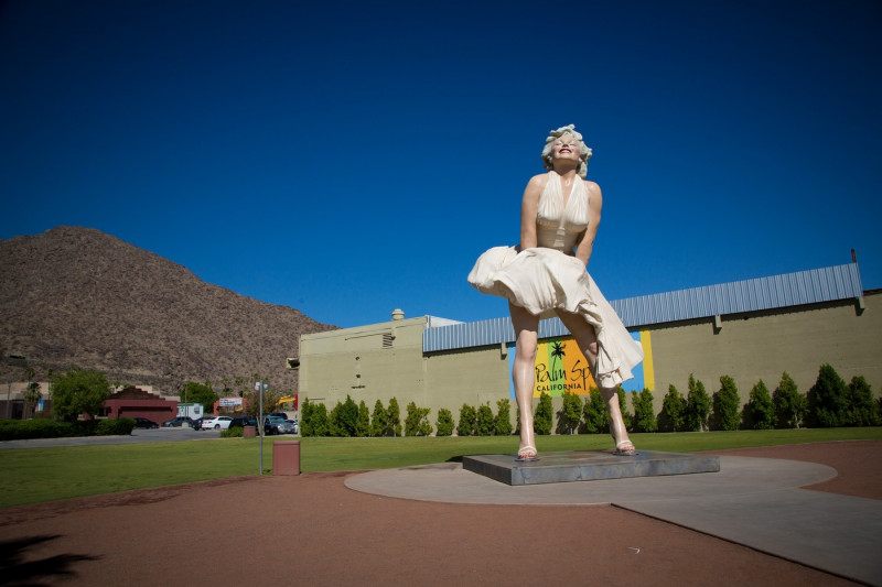 Statuia lui Marilyn Monroe din Palm Springs