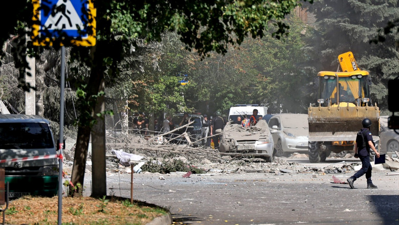 mașină distrusă în harkov, ucraina