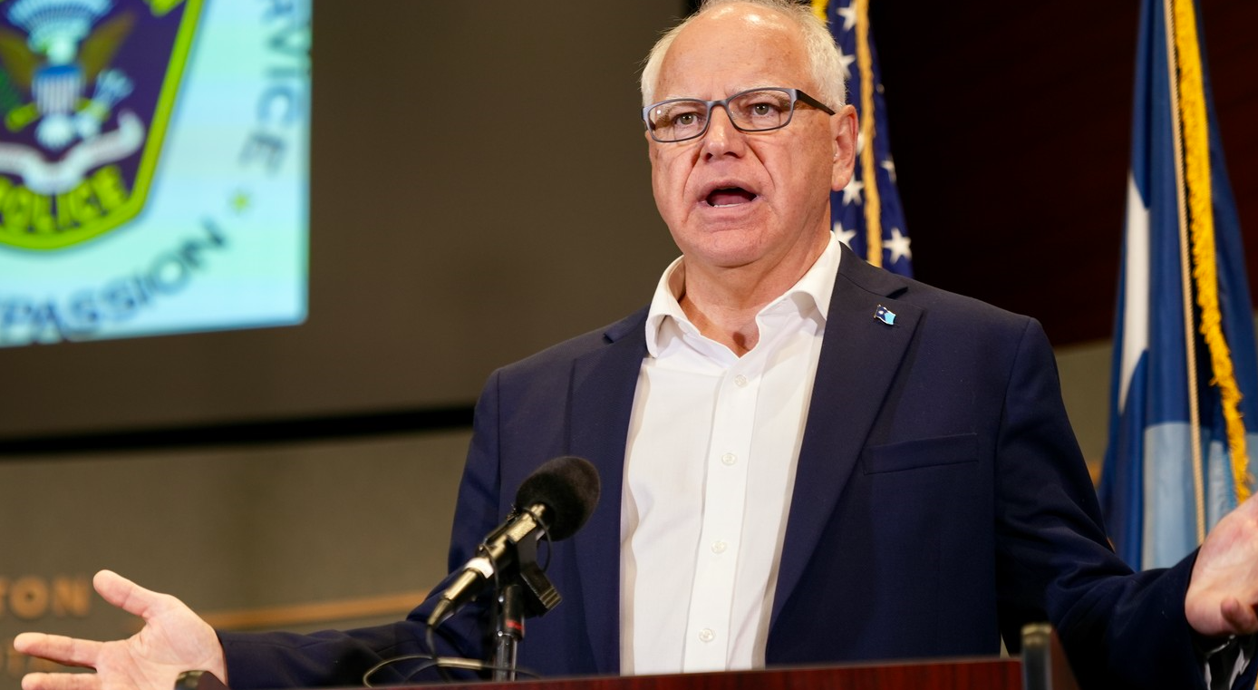 Legătura dintre Tim Walz și Taylor Swift. Vicepreședintele-candidat a dat o lege, frustrat că n-a prins bilete la concertul vedetei