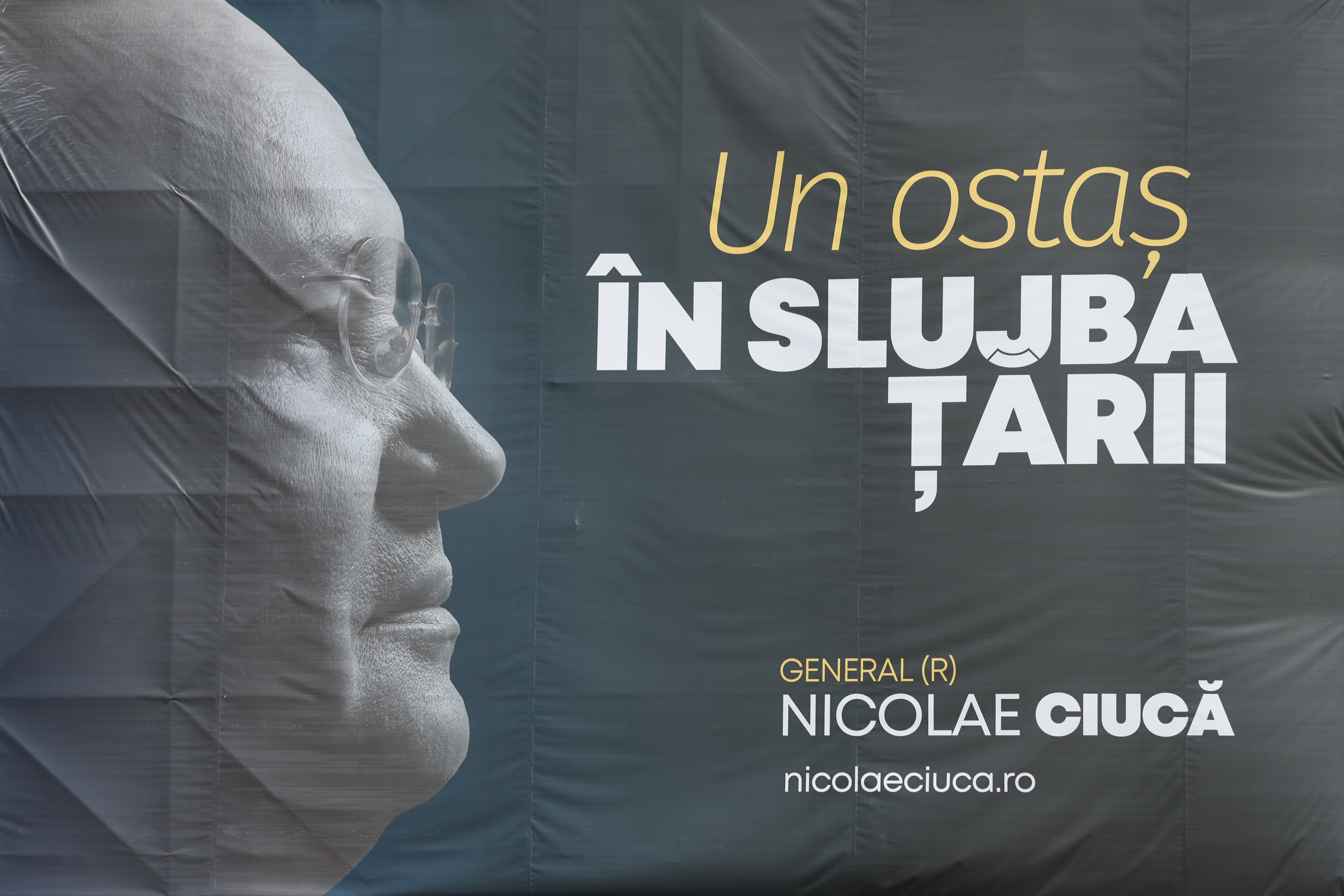 În ce stadiu se află dosarul DNA legat de panourile publicitare prin care a fost promovat Nicolae Ciucă. Reacții din PNL