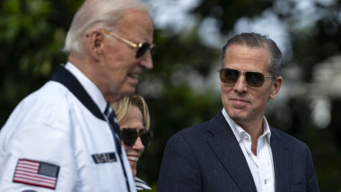 Hunter Biden, alături de tatăl său, președintele Joe Biden. Foto/ Profimedia Images.jpg