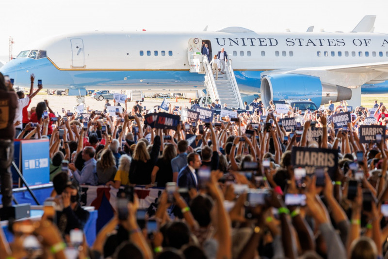 Kamala Harris and Tim Walz rally in Detroit, Detroit Metropolitan Wayne County Airport, Romulus, Michigan, USA - 07 Aug 2024