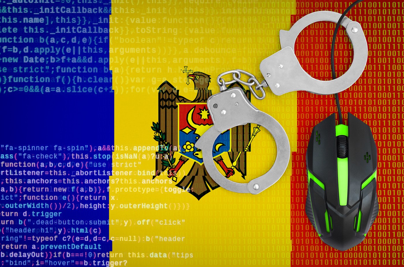 O rețea de infractori din Republica Moldova, care a păcălit zeci de români să investească în monede virtuale, a fost destructurată