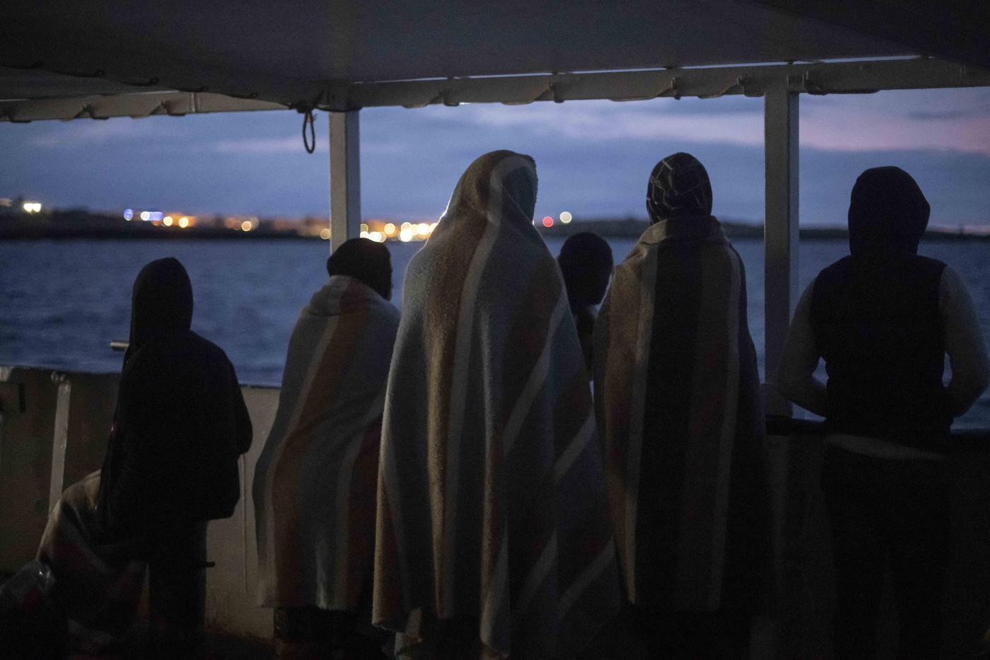 77 de persoane suspectate de trafic de imigranți, arestate în Spania. Imigranții ofereau sume uriașe pentru a ajunge le destinație