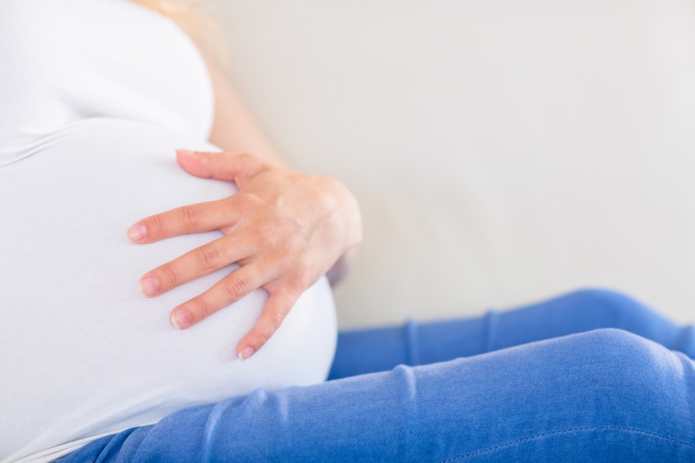 Femeile gravide și mamele cu copii mici, care comit infracțiuni, merg la închisoare. Decizie controversată a guvernului Meloni