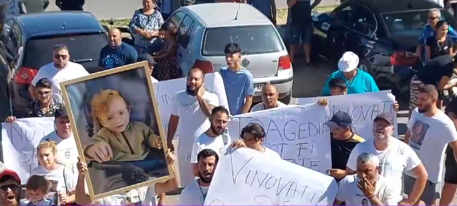 Anchetă la spitalul din Calafat, după moartea unui copil. Mama băiatului: „Îi făcea tratamente prin telefon. Nu a venit la spital”