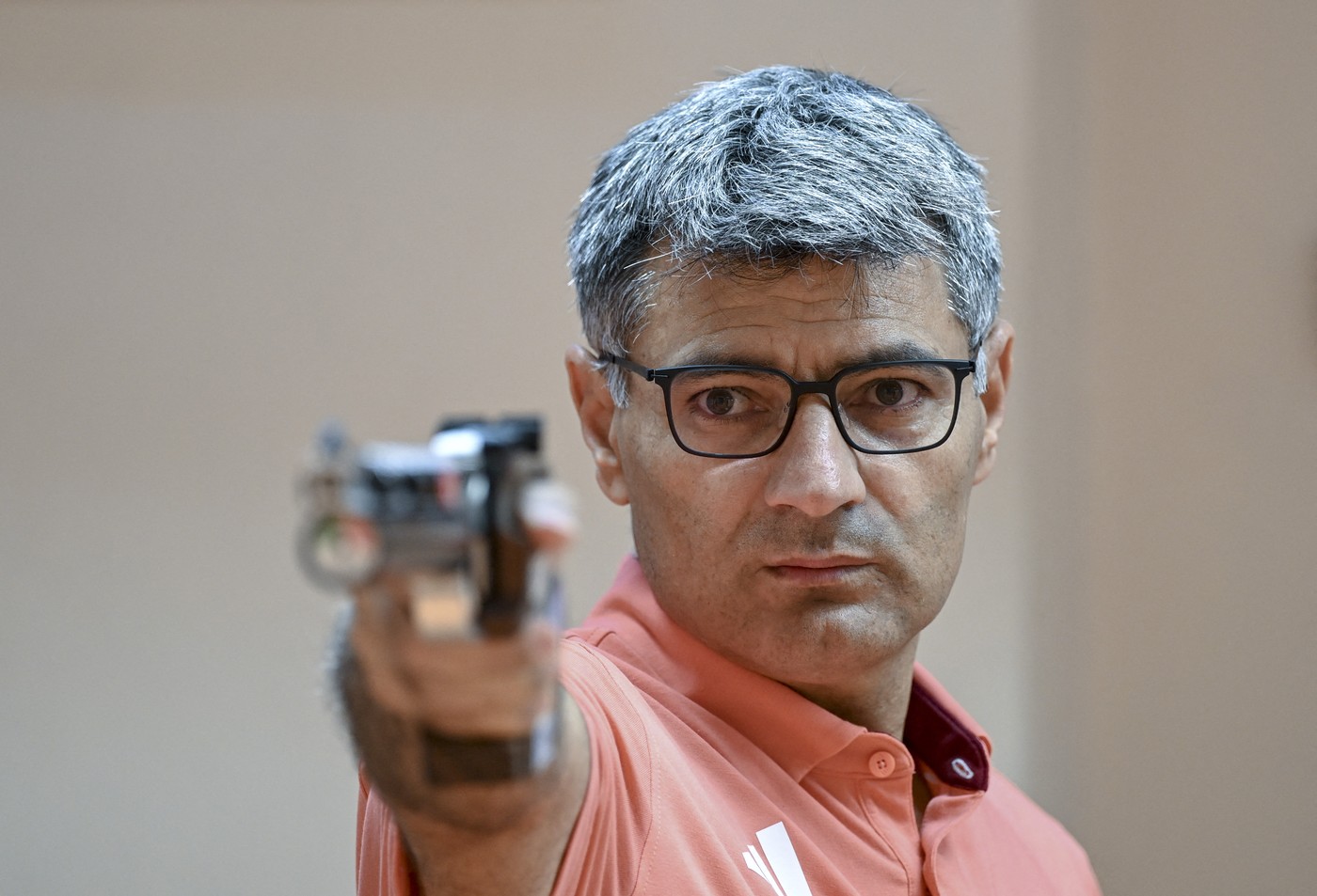 JO 2024. Trăgătorul turc Yusuf Dikec povestește cum în spatele calmului său aparent "se dezlănţuie furtuni”