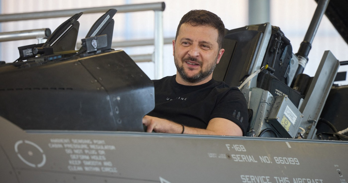 Avioanele F-16 au ajuns în Ucraina. Prima imagine a unui F-16 deasupra Ucrainei, la Liov