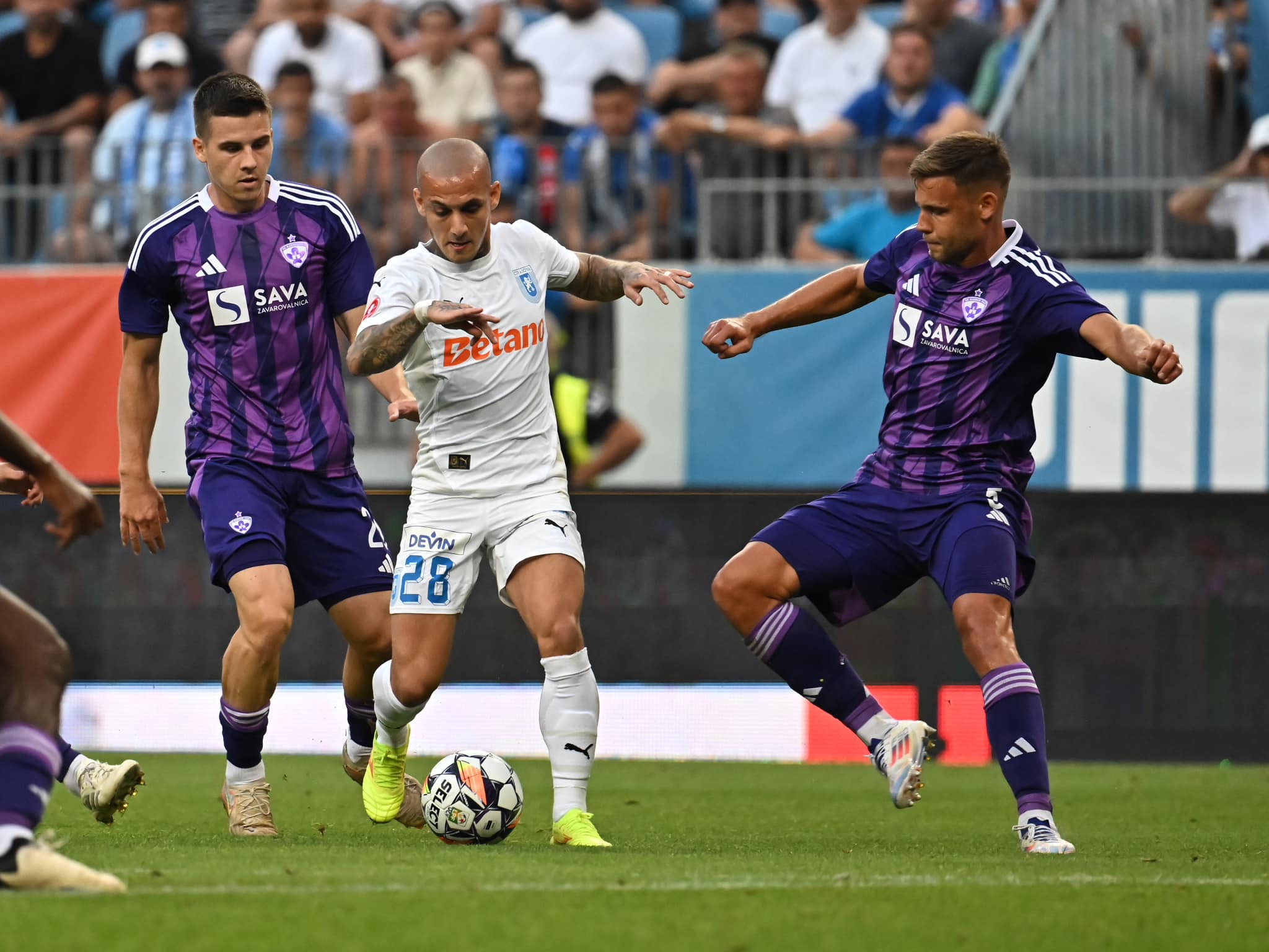 Universitatea Craiova a ratat calificarea în turul III Conference League, după ce a fost aproape de revenire în meciul cu Maribor