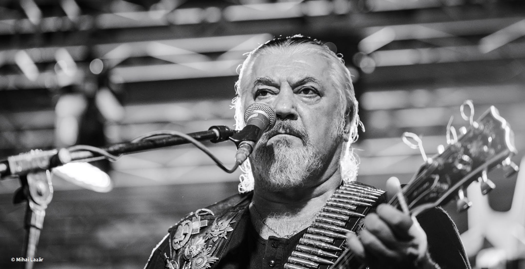 Nicu Covaci, cel ce ne-a dat Phoenix, cel ce ne-a dat muzică, o viață pe scenă, în ritm de etno-rock