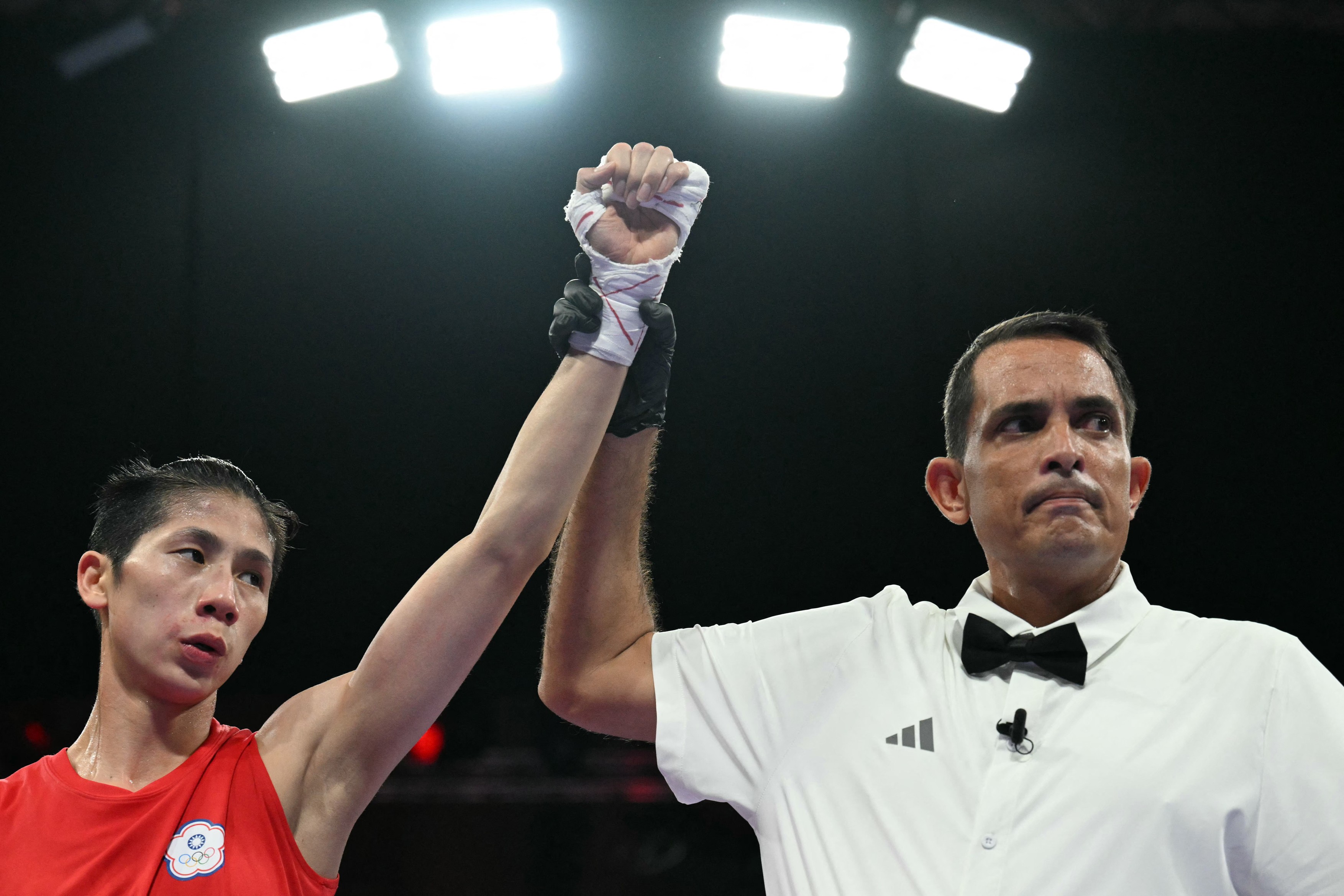 Pugilistă taiwaneză, aflată în centrul unei controverse de gen, a ajuns în sferturi la JO 2024. „Oponenții mei se tem de puterea mea”