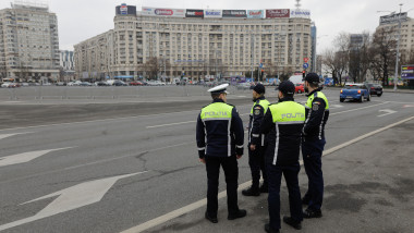 Polițiști rutieri în trafic în centrul Bucureștiului