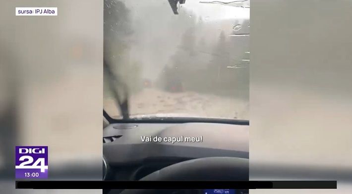Haos pe Transalpina după furtună. Drumul a fost blocat aproape 12 ore din cauza pietrelor și a nămolului scurse de pe versanți