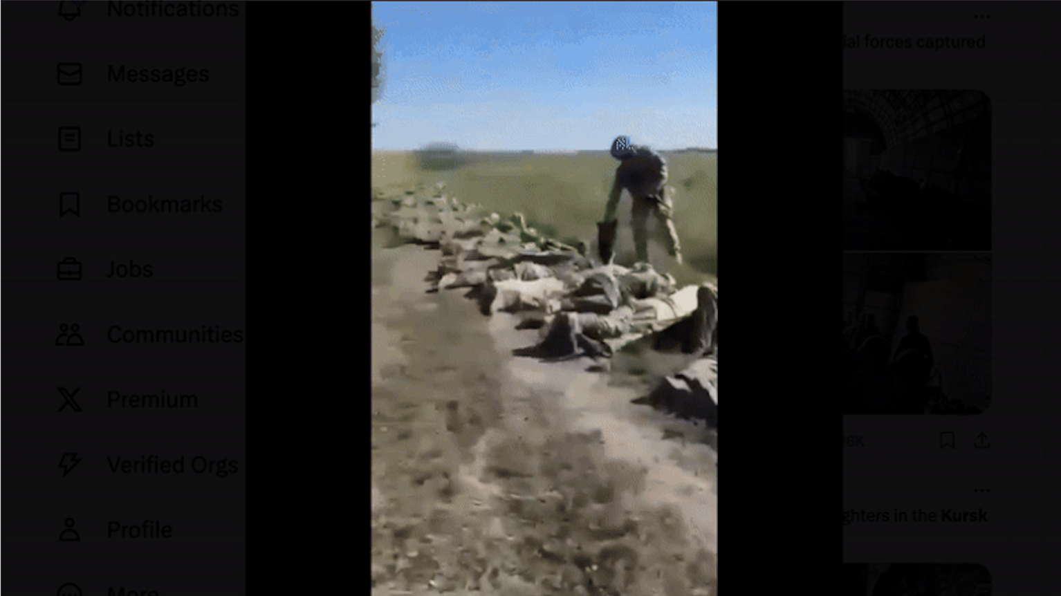 „Tovarășe Putin, te rog eliberează-mă”. Imagini noi de la operațiunea de capturare a peste 100 de soldați ruși în regiunea Kursk