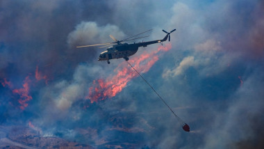Efforts continue to combat forest fires in Izmir