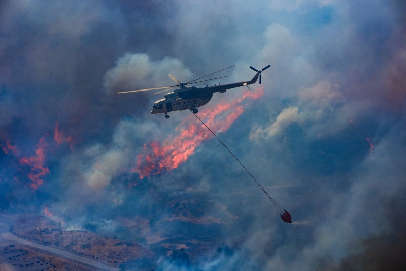 Efforts continue to combat forest fires in Izmir