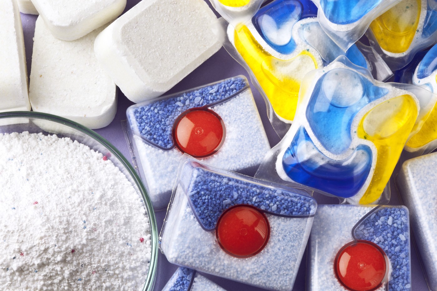 O femeie a murit după ce a confundat capsulele de detergent cu dulciuri. Avertisment al medicului legist: Cazul se poate repeta