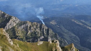 Incendiu de vegetație în Masivul Bucegi. Foto- ISU