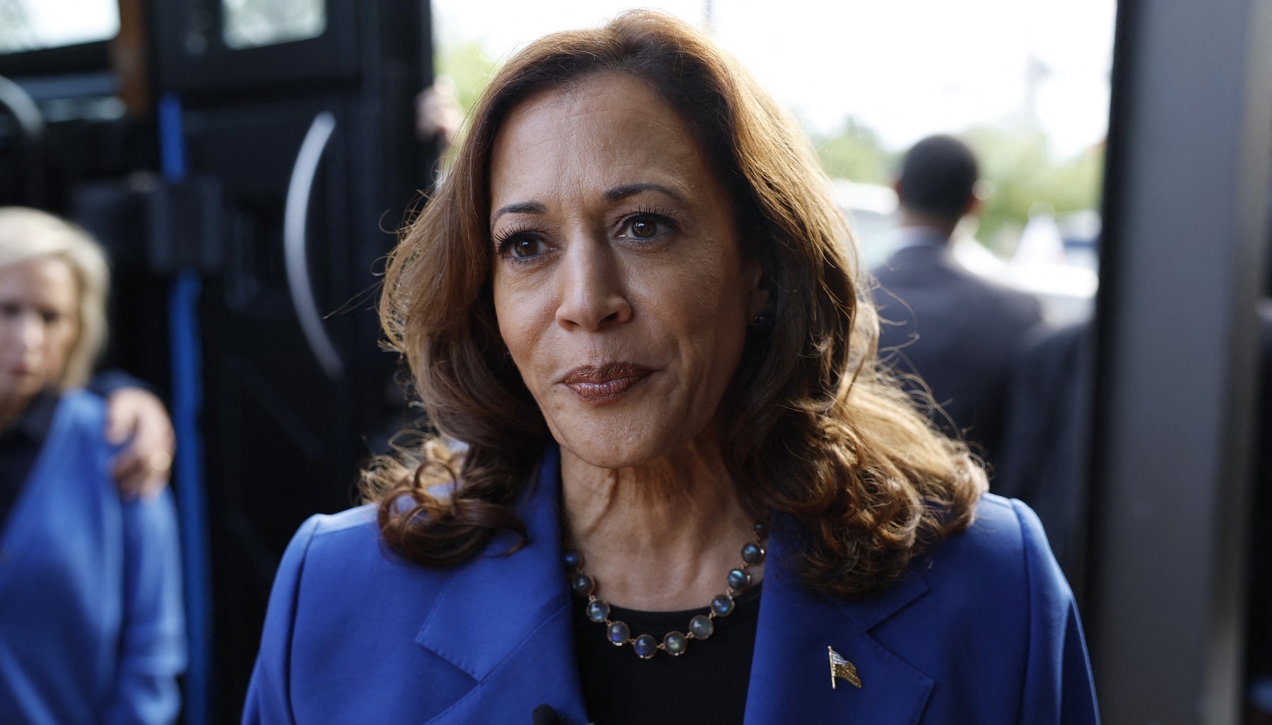 Președintele Donald Trump i-a revocat serviciul de protecție Kamalei Harris, care fusese extins de Joe Biden