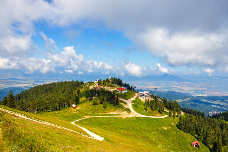 Masivul Postăvaru, Poiana Brașov, România. Foto: Shutterstock