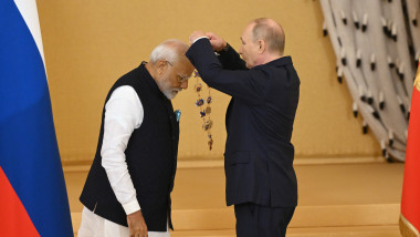 Negotiations between Russian President Vladimir Putin and Indian Prime Minister Narendra Modi in the Grand Kremlin Palace.