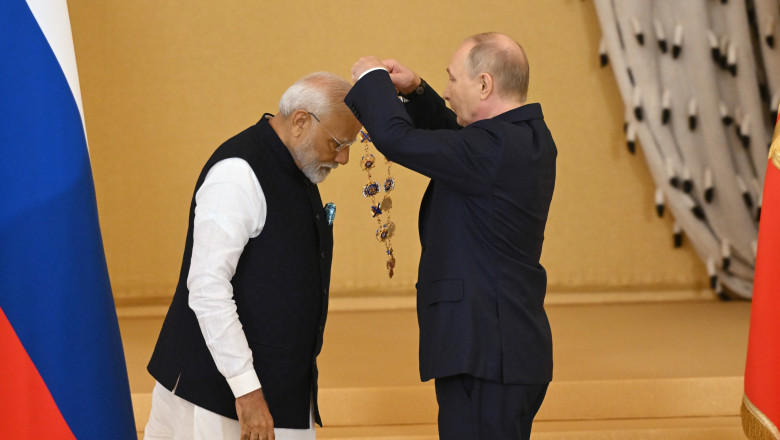 Negotiations between Russian President Vladimir Putin and Indian Prime Minister Narendra Modi in the Grand Kremlin Palace.