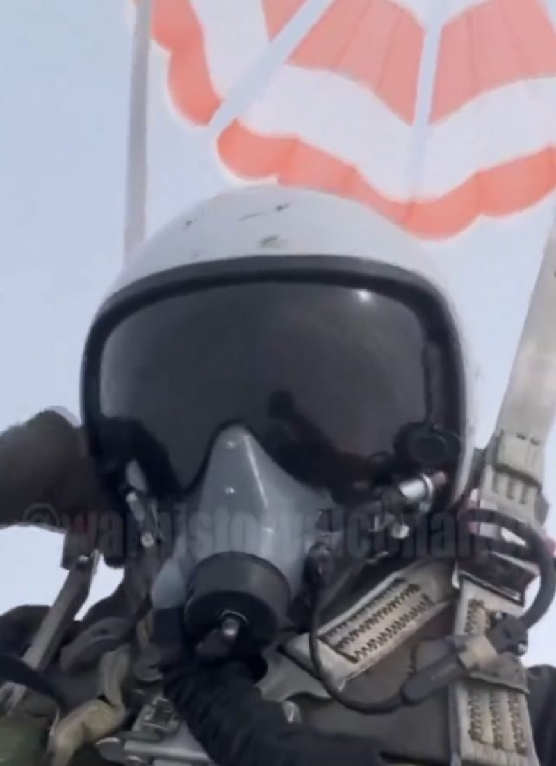 Russian-Flanker-pilot-takes-selfie-and-video-as-his-plane-crashes-1