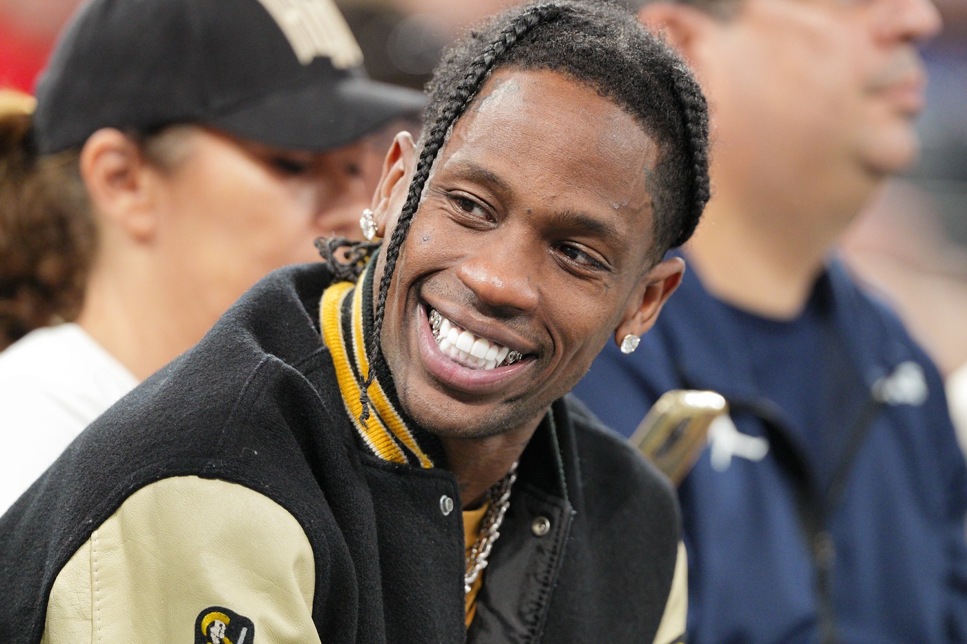 Rapperul Travis Scott a fost eliberat, după 36 de ore petrecute în arest la Paris