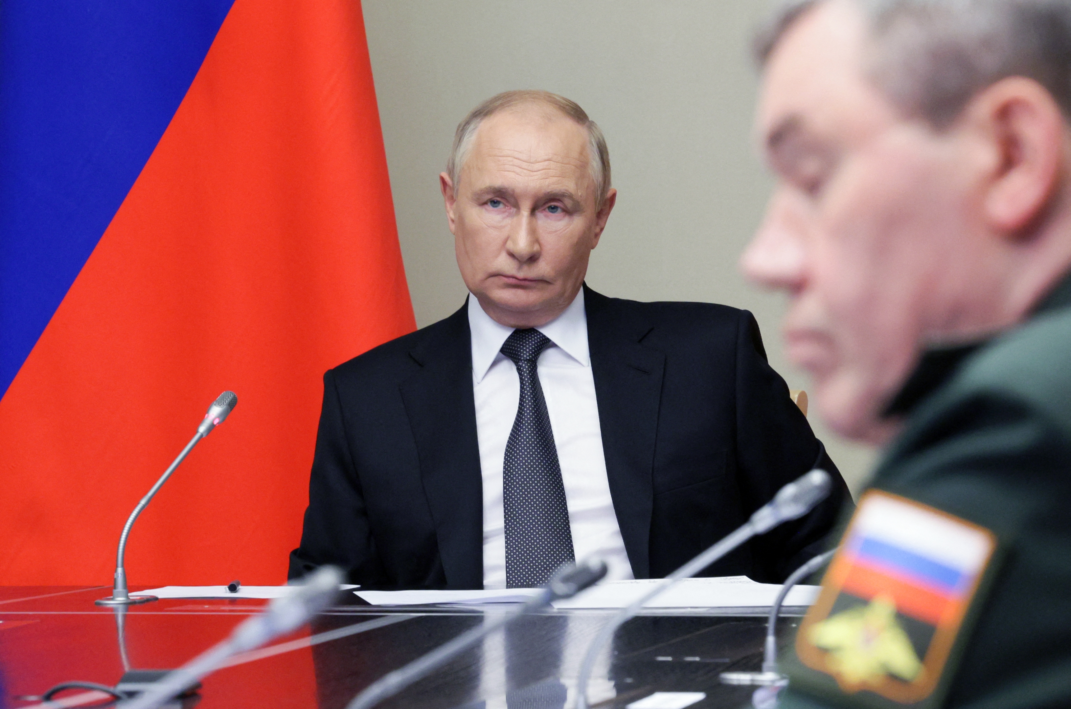 „I se spune că frontul se prăbușește”. Generalii ruși i-au promis lui Putin că vor cuceri Donbasul până în toamnă