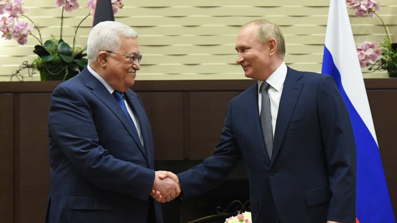 Vladimir Putin se întâlnește marți cu preşedintele palestinian, Mahmoud Abbas, la Moscova