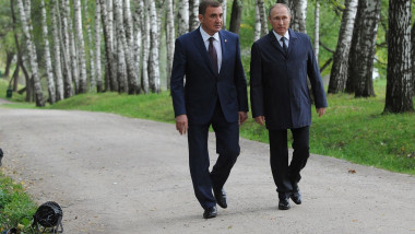 Alexey Dyumin and Vladimir Putin