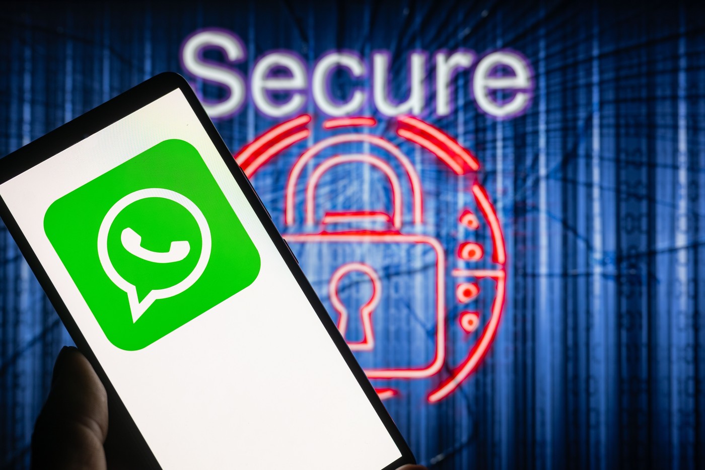 Politicieni americani din zona campaniilor prezidențiale au fost atacați de hackeri iranieni prin intermediul WhatsApp