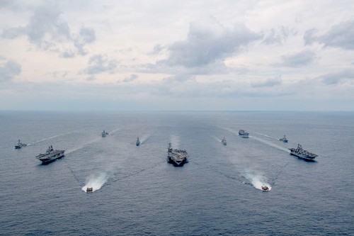 Pentagon: două grupuri de portavioane vor rămâne în Orientul Mijlociu