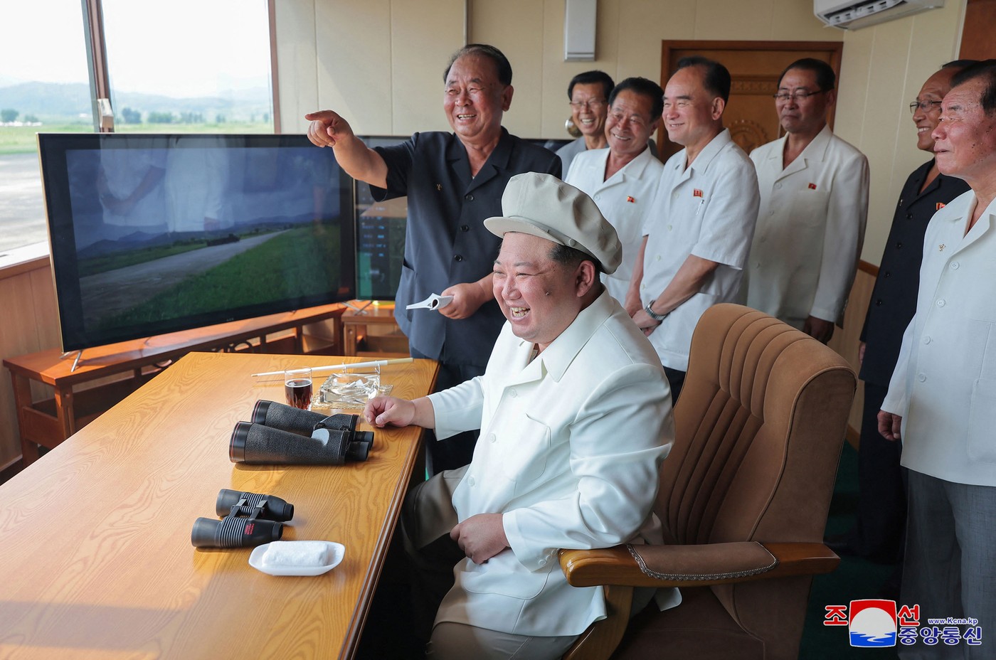 Coreea de Nord a testat un nou tip de dronă explozivă. Kim Jong Un spune că este „necesar” să fie produse mai multe astfel de arme