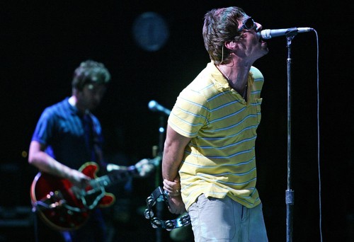 Oasis s-au reunit. Liam și Noel Gallagher anunță primele concerte după 15 ani