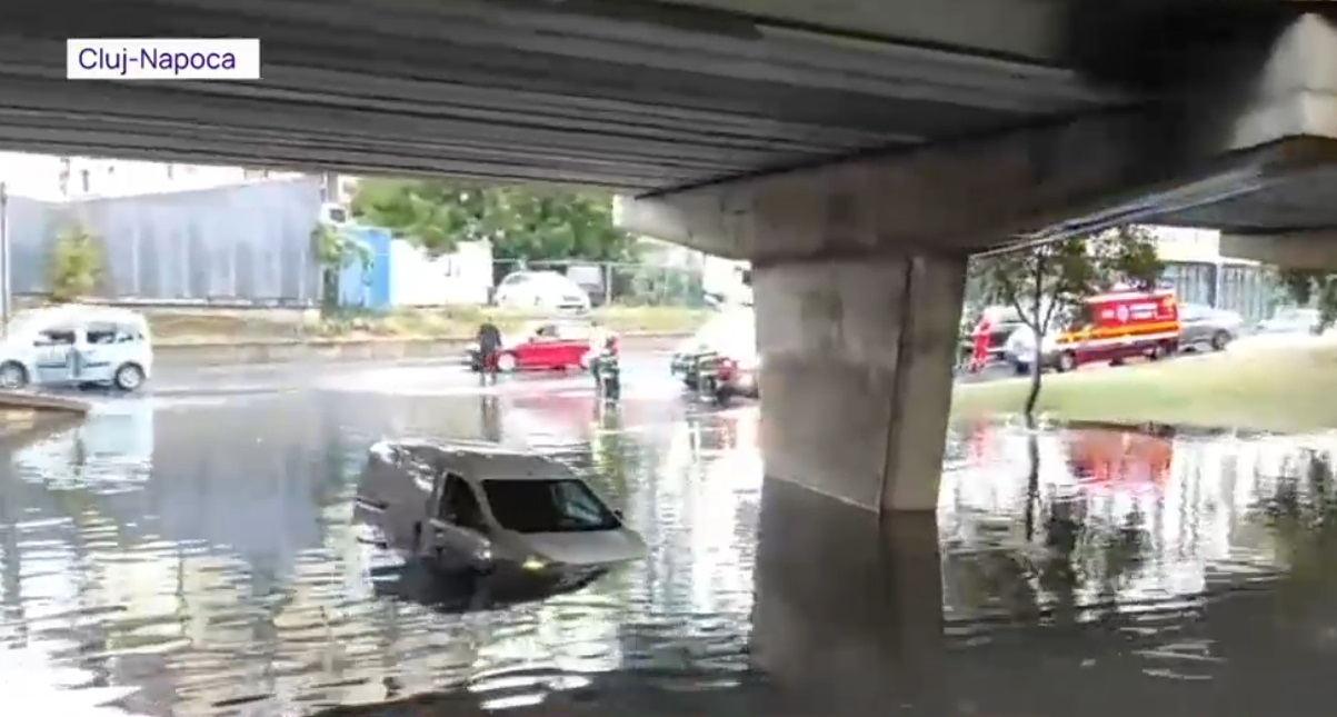 VIDEO Furtunile fac ravagii în țară. Avertismentul meteorologilor