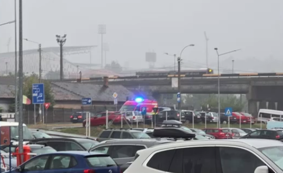 Bărbat găsit mort, într-o maşină aflată în parcarea unui magazin din Cluj-Napoca
