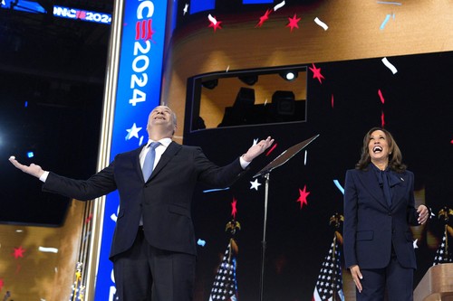 Kamala Harris şi Tim Walz vor acorda mâine, la CNN, primul lor interviu din campanie