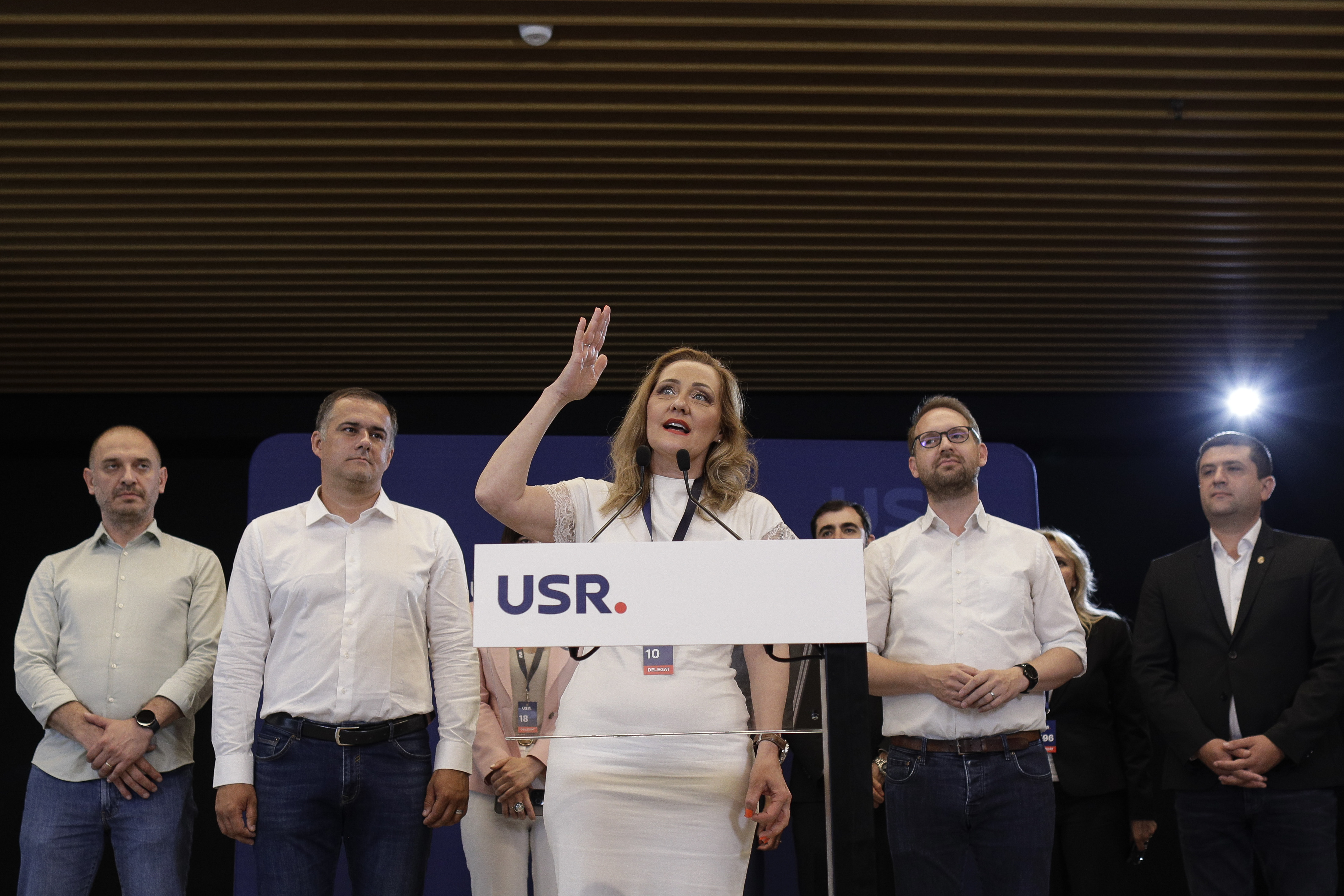 Elena Lasconi anunță că, dacă ar deveni președinta României, l-ar propune premier pe liberalul Ilie Bolojan. „Îl apreciez enorm”