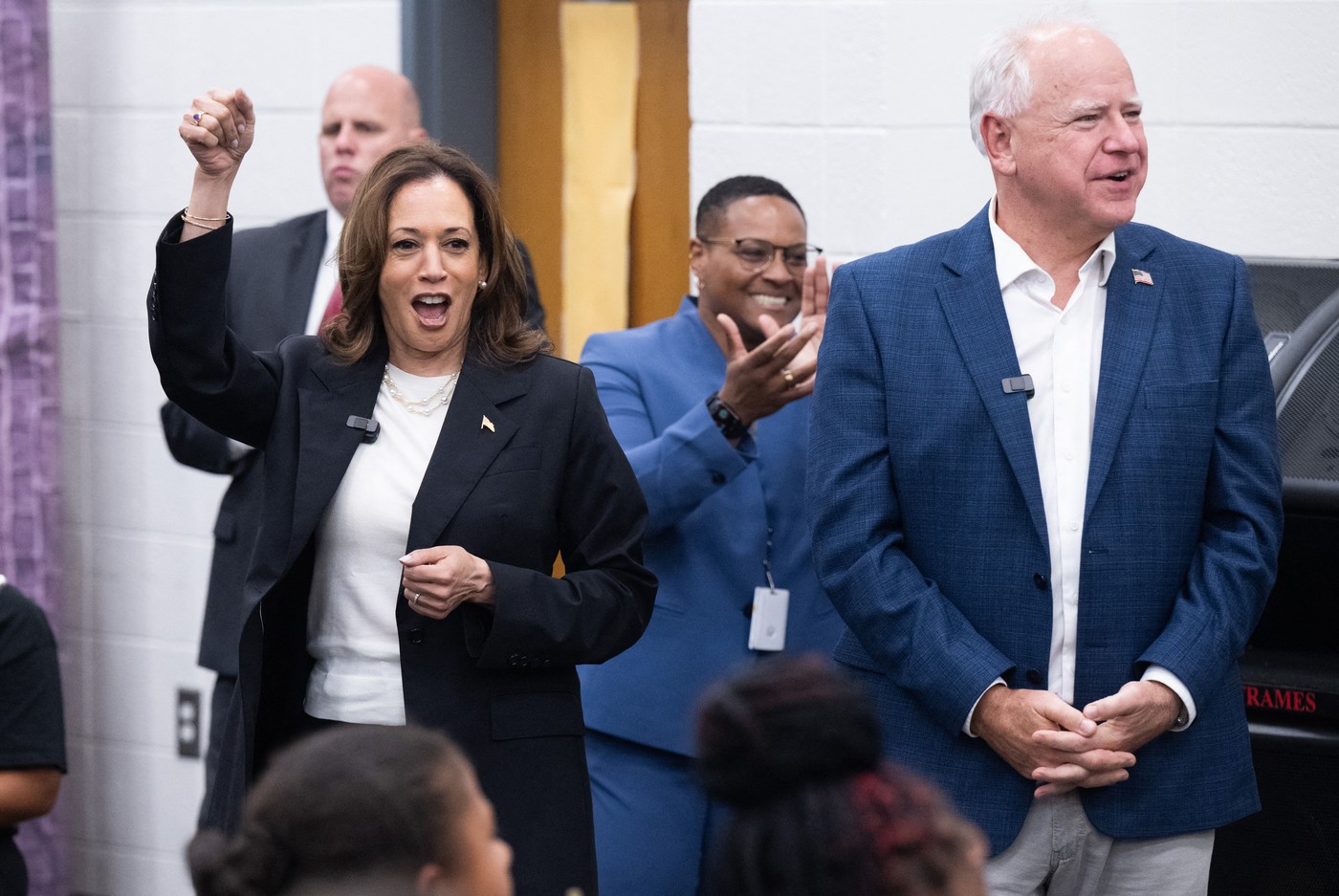 Kamala Harris va avea joi primul interviu major din campanie, alături de coechipierul său. De ce nu se prezintă singură la acest test