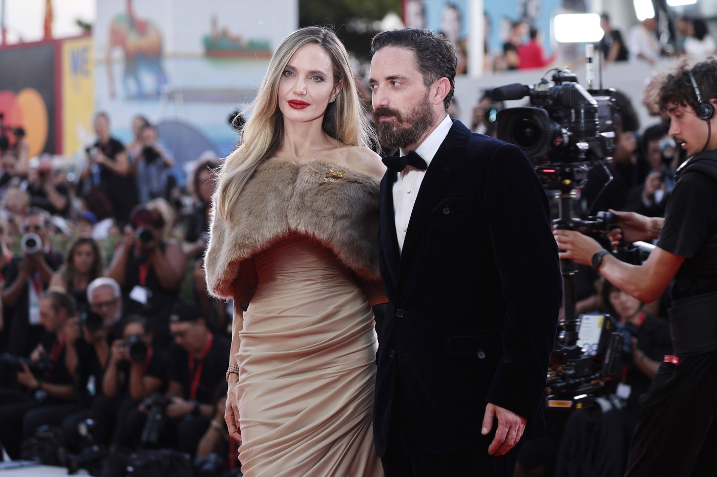 Angelina Jolie a învățat să cânte muzică de operă pentru a putea interpreta cel mai greu rol din carieră. ”Mă simțeam pe altă planetă”