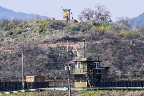 Un militar nord-coreean a dezertat în Coreea de Sud trecând pe jos graniţa dintre cele două ţări