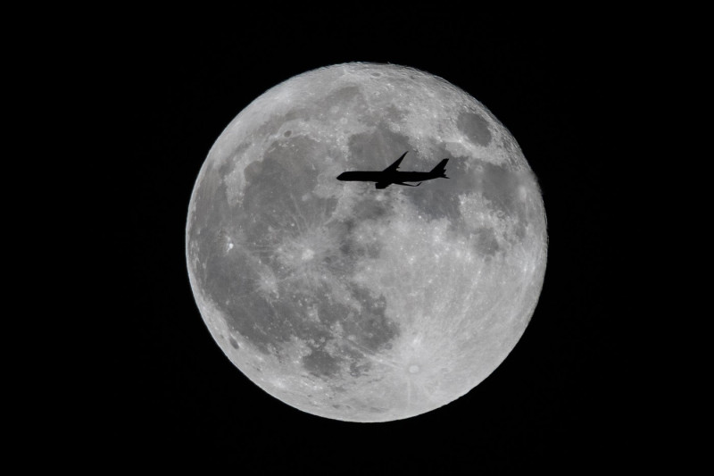 Super blue full moon Los Angeles, US - 19 Aug 2024