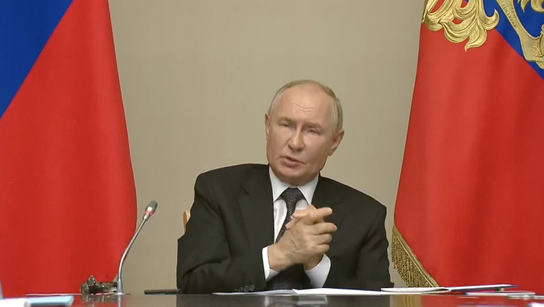 Dictator Vladimir Putin reveals his nervousness with his hand-wringing as he hears about the Ukrainian incursion into his Russian territory.