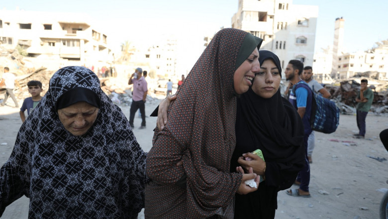 Israeli forces target school sheltering displaced Palestinians