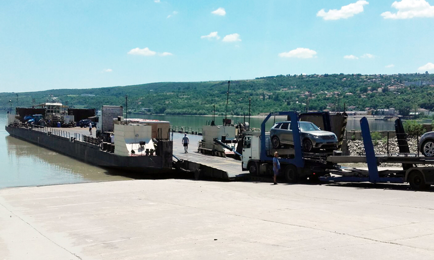 Feribotul de la Bechet își suspendă activitatea din cauza nivelului scăzut al Dunării