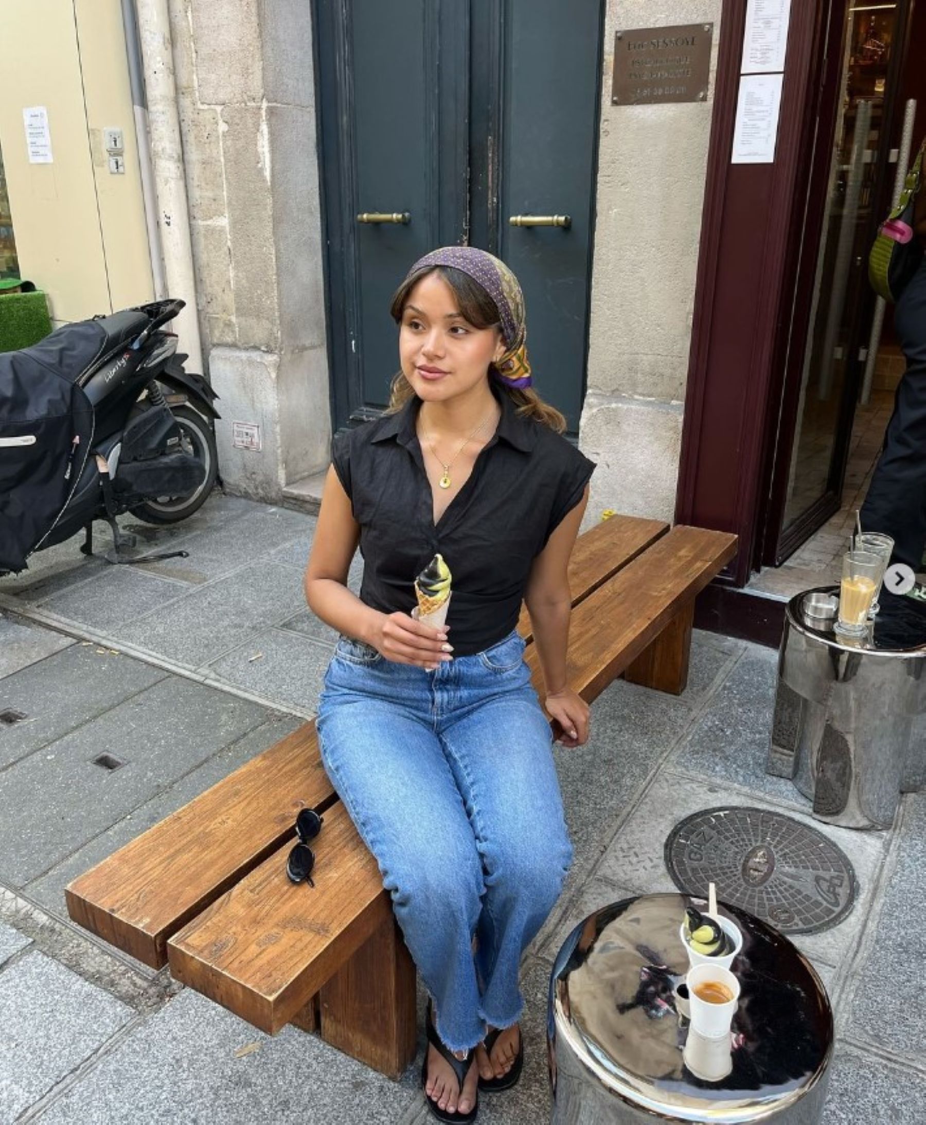 Cât plătește o influenceriță pentru chiria într-o garsonieră minusculă, în Paris. "Bun venit la conacul meu!"