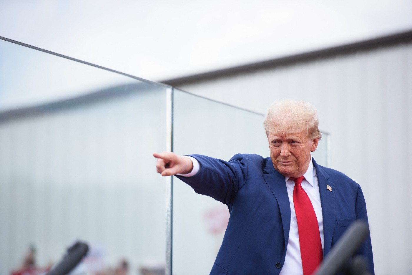 Donald Trump își lansează propria platformă de criptomonede. Pe când era președinte acestea erau “escrocherii”