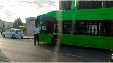 soferi de autobuz prinsi beti la volan